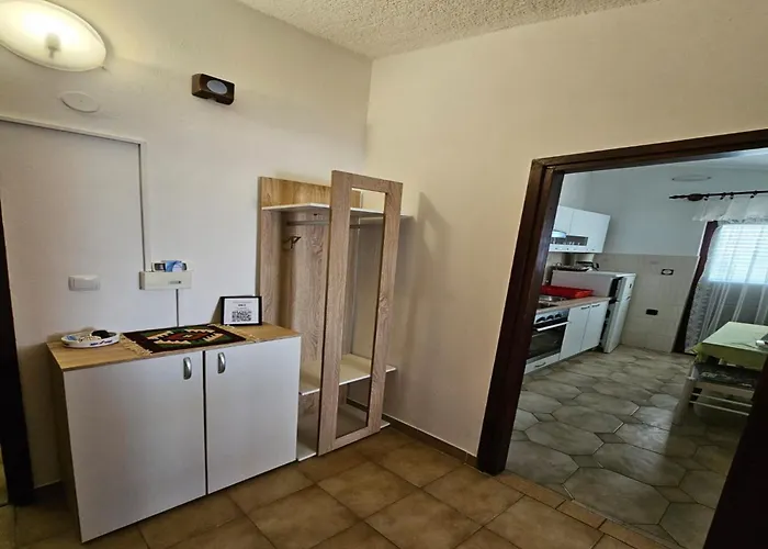 Appartement In Tribunj Near Scenic Beaches