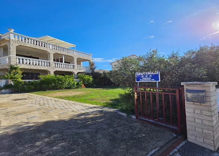 Appartement In Tribunj Near Scenic Beaches