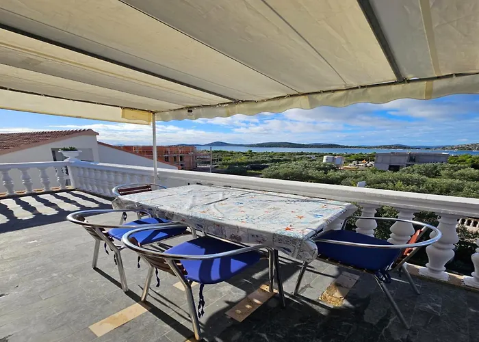 Appartement In Tribunj Near Scenic Beaches *