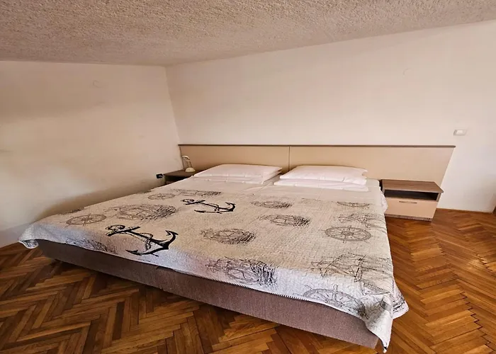 In Tribunj Near Scenic Beaches Apartamento Tribalj