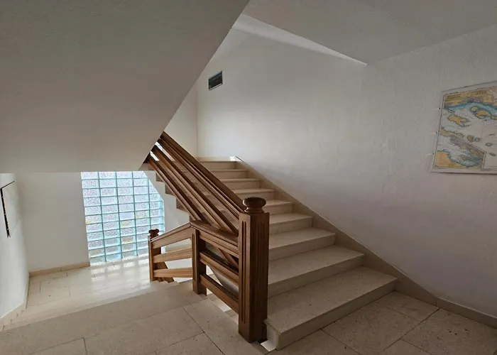 Appartement In Tribunj Near Scenic Beaches